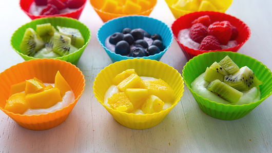 "Fruit & yogurt pops – a refreshing and healthy lunch box idea for kids."