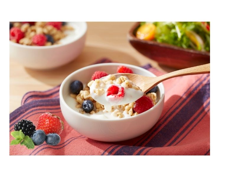 Berries rich in antioxidants to support a healthy liver.