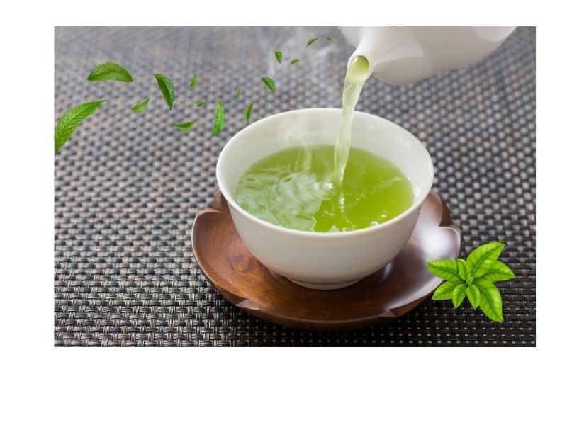 Green tea as one of the best liver-friendly foods.